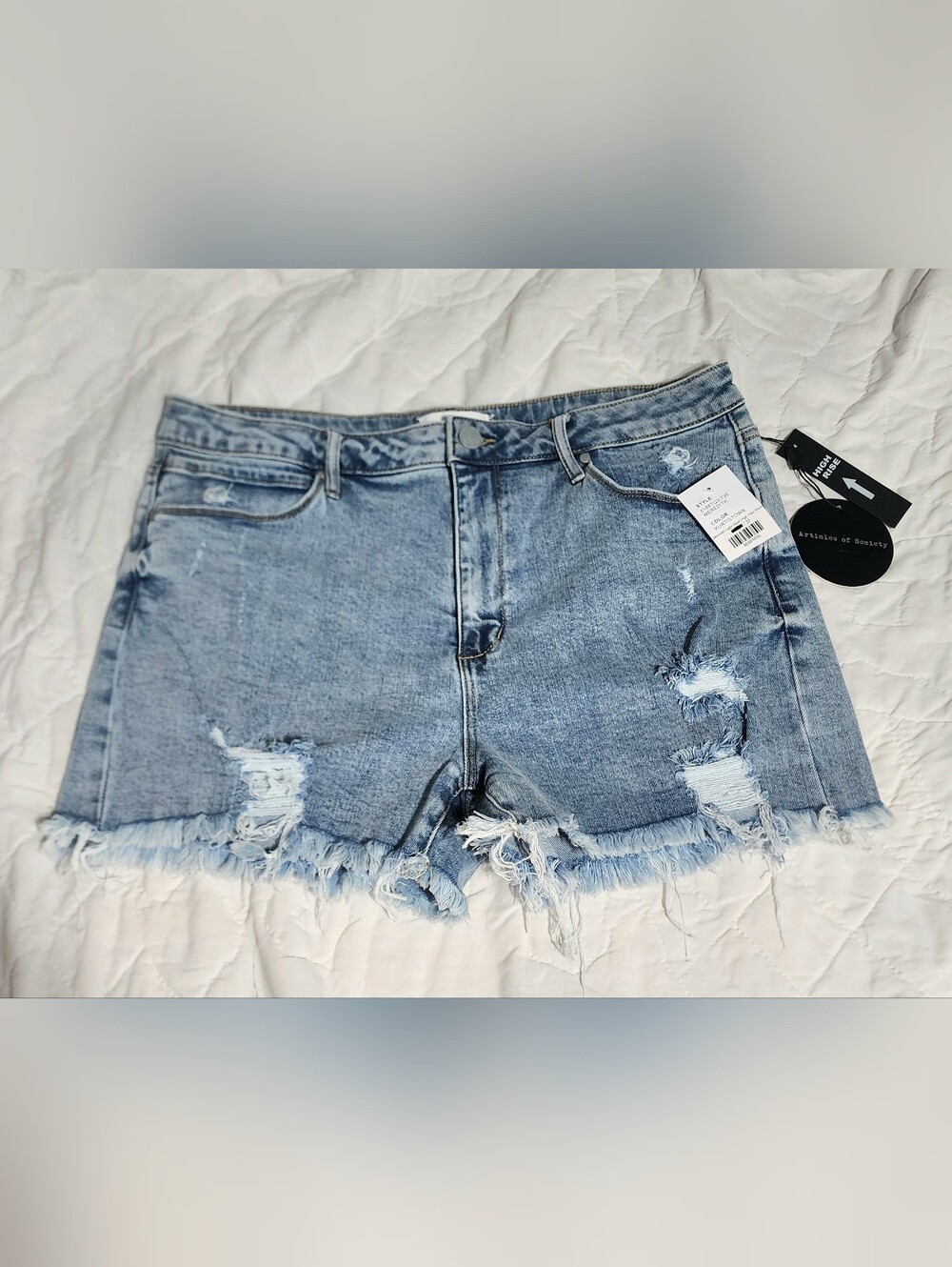 **NWT** Articles Of Society Meredith Light Wash High Rise Short Size 32